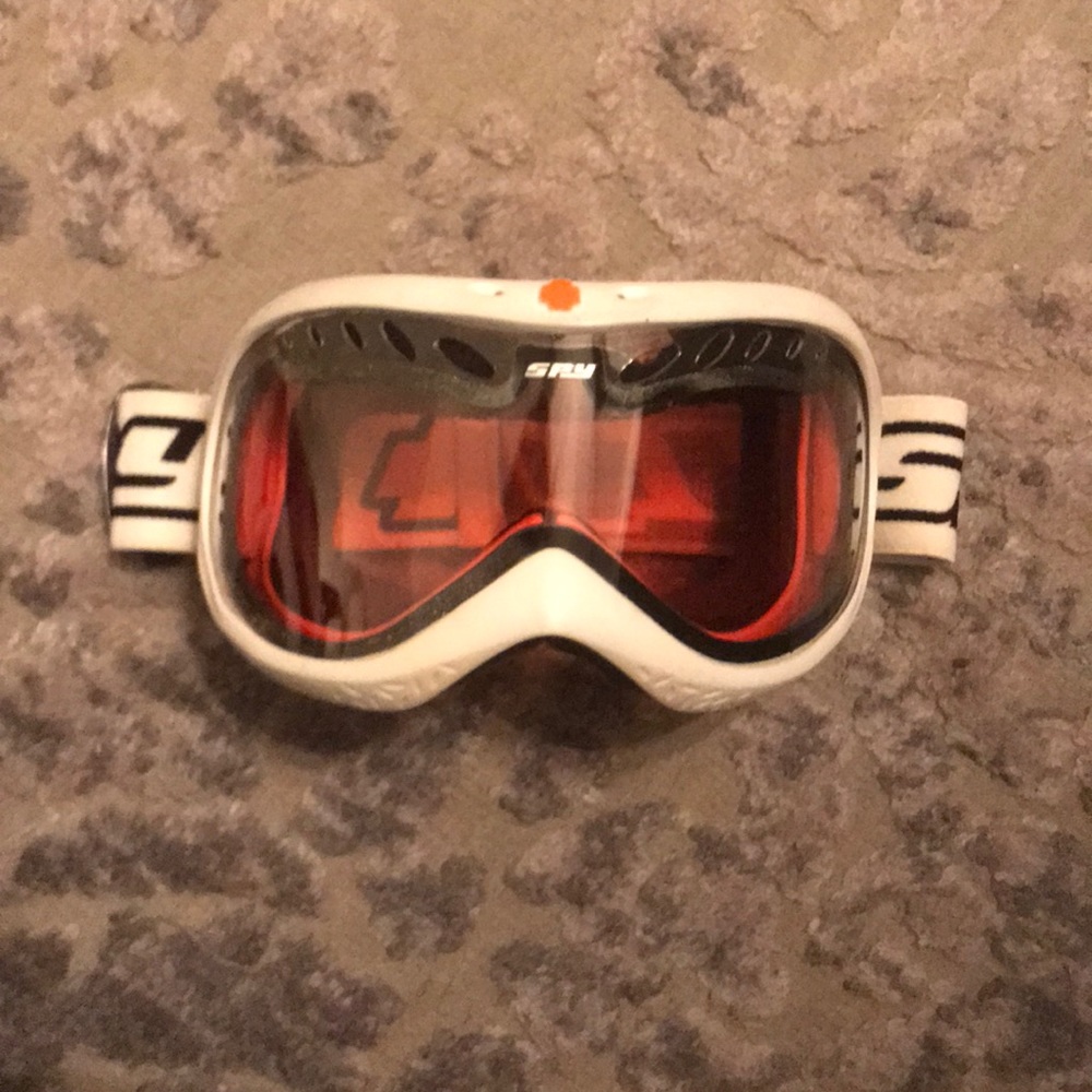 Snow googles